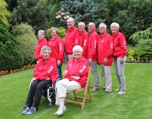 Van links naar rechts: Marian, Lenie, Co, Rob, Hans, Ton, Trees, Riky en Netta